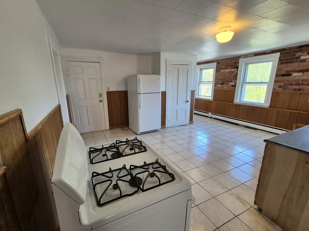 155 R Washington Street, Unit 3 Peabody, MA 01960 - Photo 13 of 17
