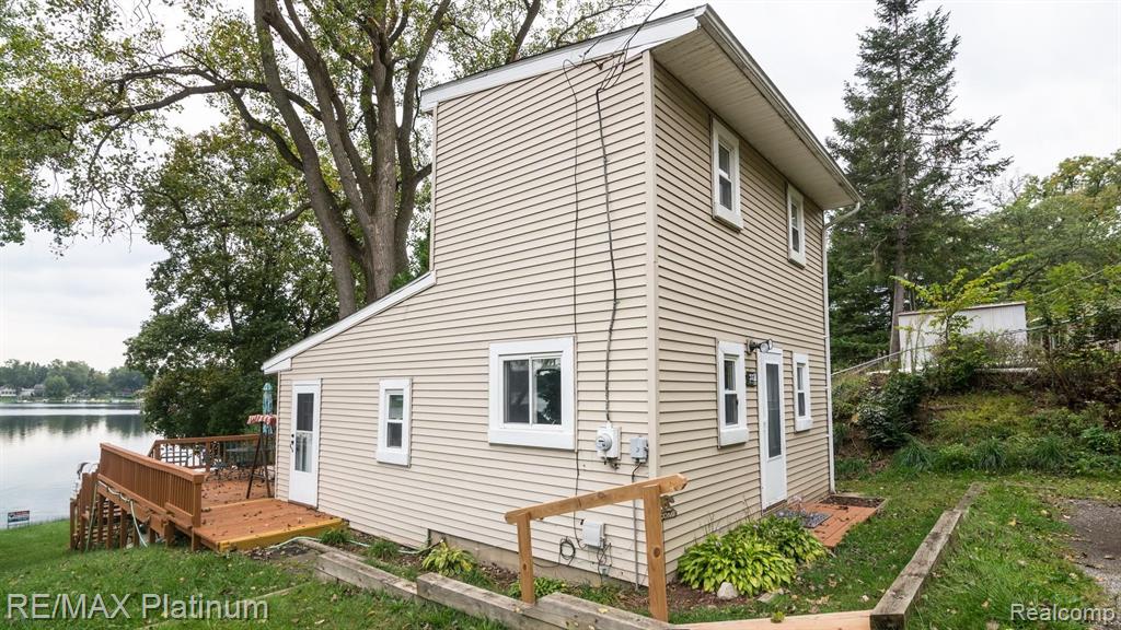 2517 Rubbins Road Howell, MI 48843 - Photo 9 of 31