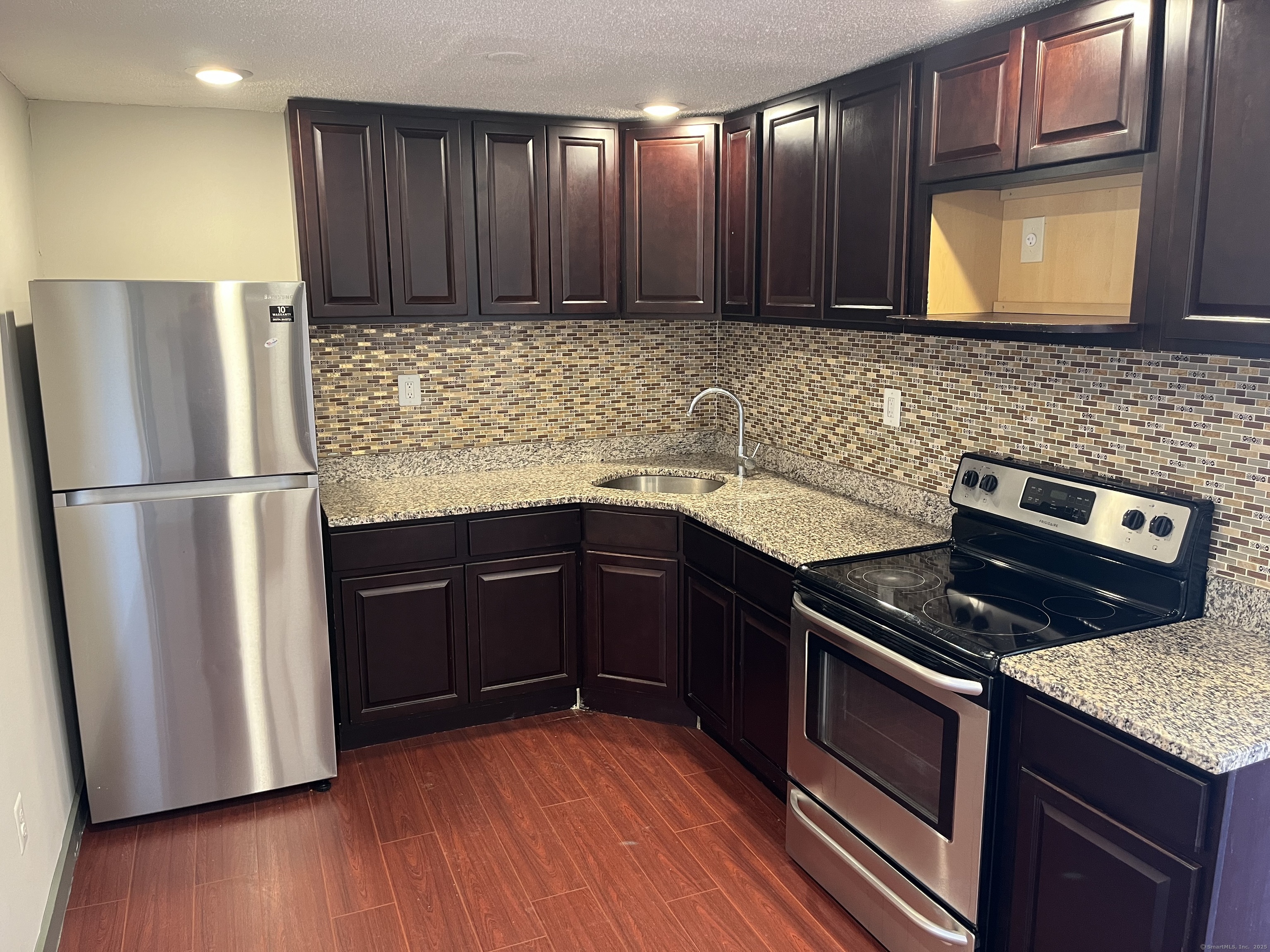 32 Cook Avenue, Unit D24 Meriden, CT 06451 - Photo 2 of 12