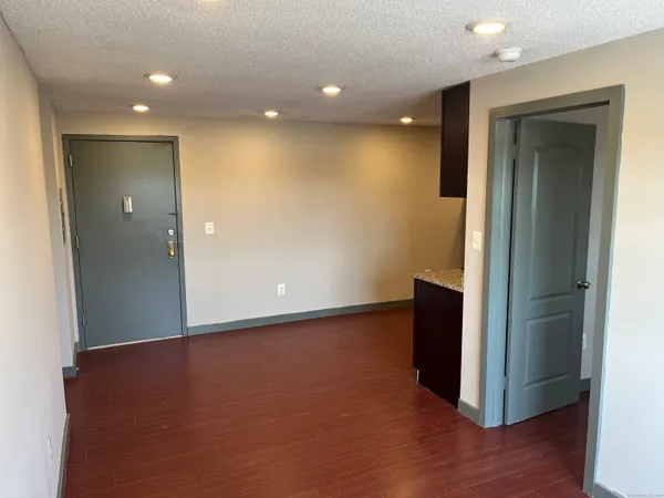 $1,600 | 32 Cook Avenue, Unit D24, Meriden, CT 06451