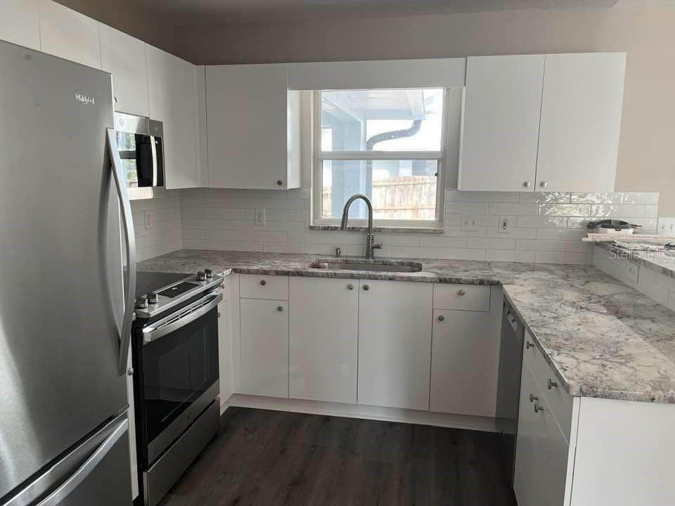 5991 Hagerman Road Sarasota, FL 34232 - Photo 5 of 6