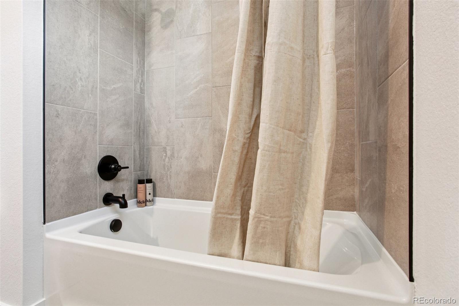 6431 Meade Way Arvada, CO 80003 - Photo 13 of 28