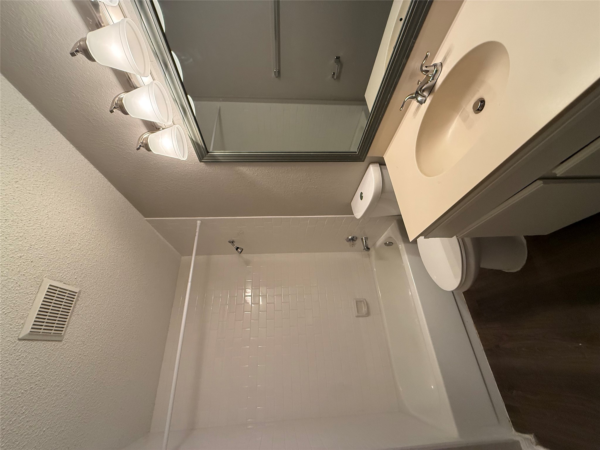 8913 Schick Road, Unit C Austin, TX 78729 - Photo 8 of 11 Gallery Image 8