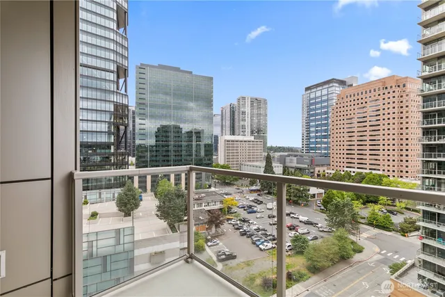 $799,000 | 10650 Northeast 9th Place, Unit 1423, Bellevue, WA 98004