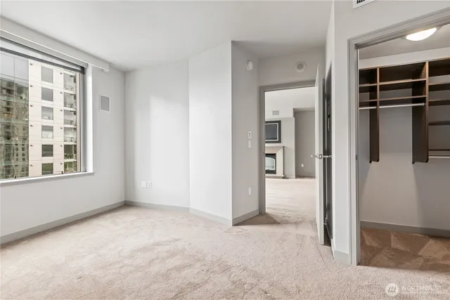 $799,000 | 10650 Northeast 9th Place, Unit 1423, Bellevue, WA 98004