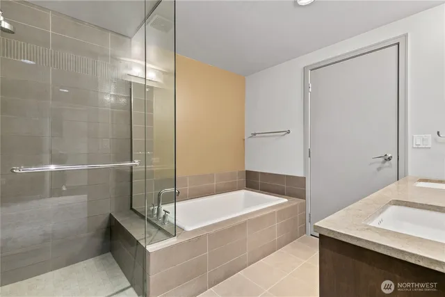 $799,000 | 10650 Northeast 9th Place, Unit 1423, Bellevue, WA 98004