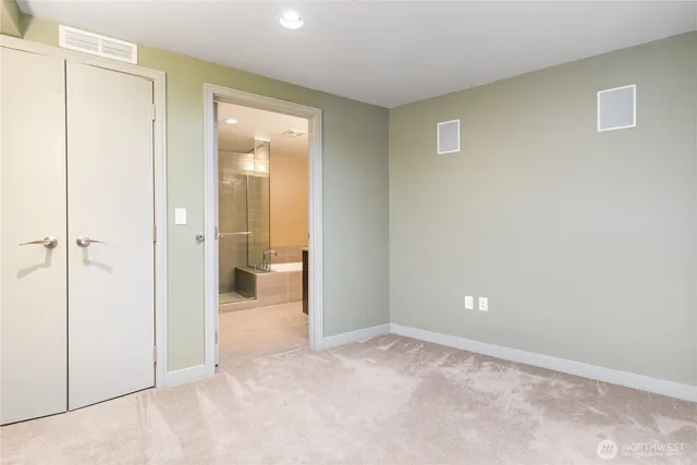 $799,000 | 10650 Northeast 9th Place, Unit 1423, Bellevue, WA 98004