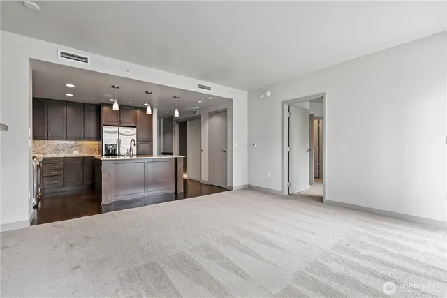 $799,000 | 10650 Northeast 9th Place, Unit 1423, Bellevue, WA 98004