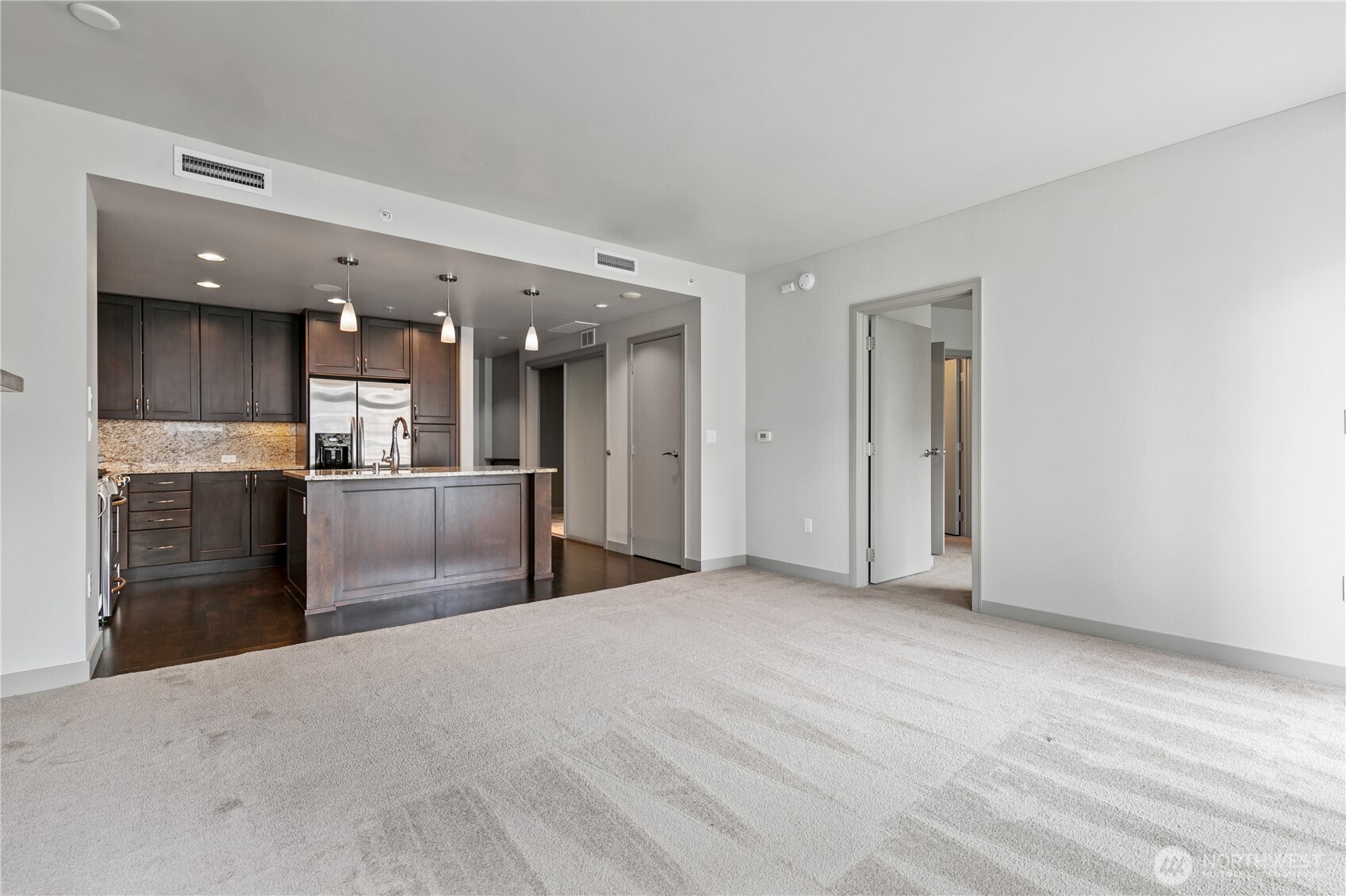 10650 Northeast 9th Place, Unit 1423 Bellevue, WA 98004 - Photo 2 of 40