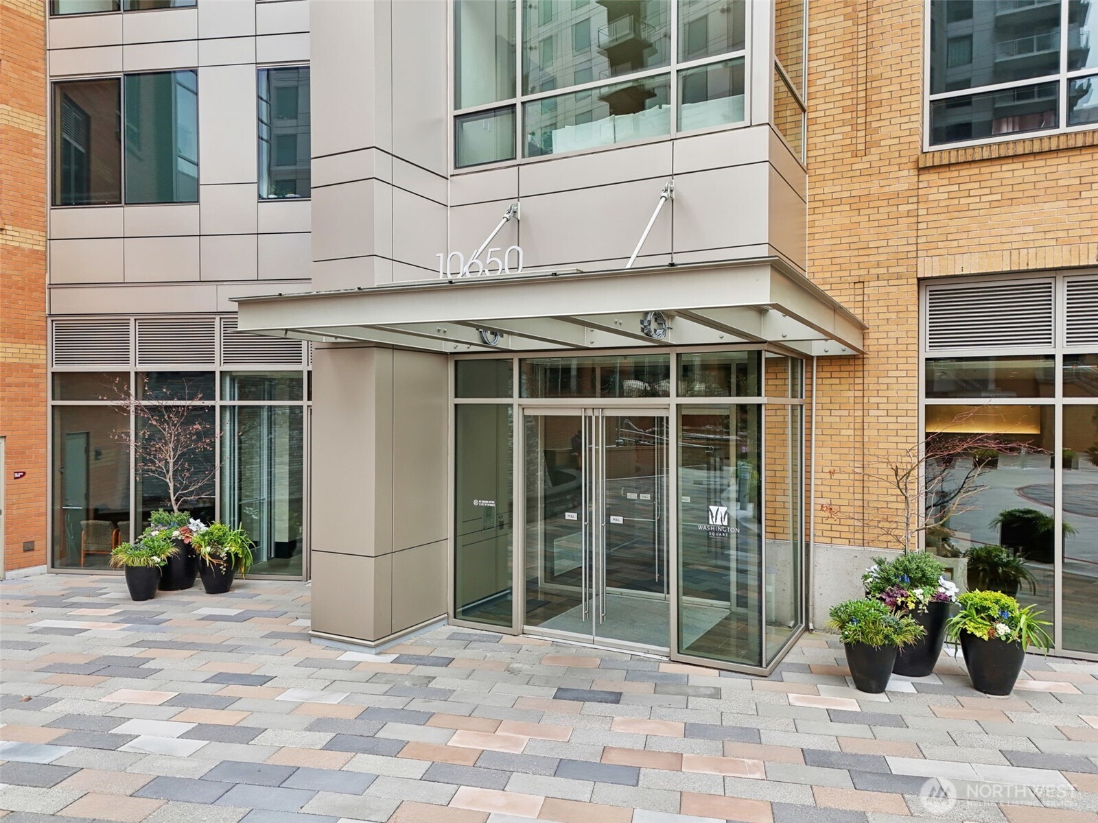 10650 Northeast 9th Place, Unit 1423 Bellevue, WA 98004 - Photo 26 of 40