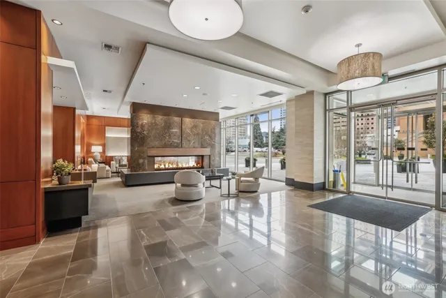 $799,000 | 10650 Northeast 9th Place, Unit 1423, Bellevue, WA 98004