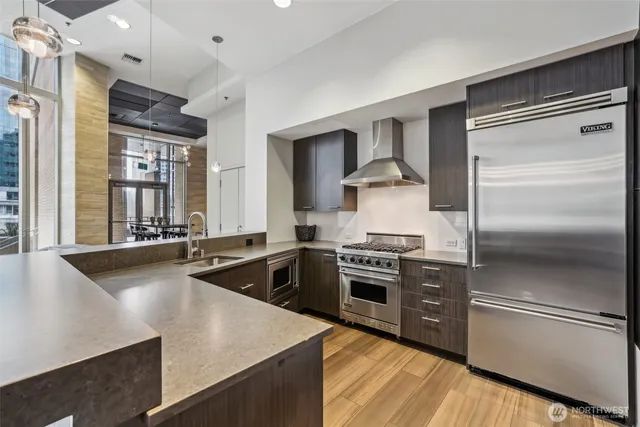 $799,000 | 10650 Northeast 9th Place, Unit 1423, Bellevue, WA 98004