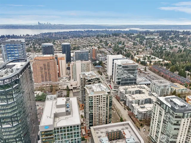 $799,000 | 10650 Northeast 9th Place, Unit 1423, Bellevue, WA 98004