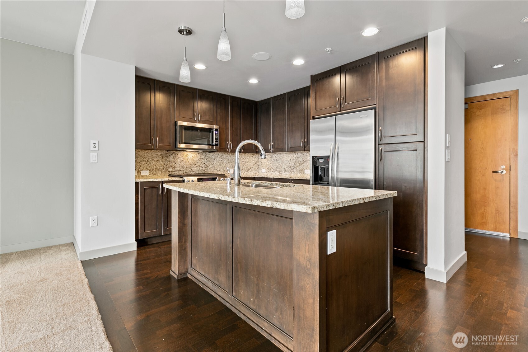 10650 Northeast 9th Place, Unit 1423 Bellevue, WA 98004 - Photo 7 of 40