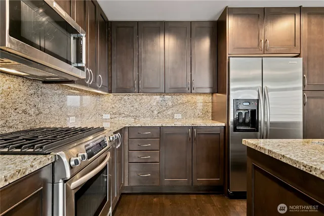 $799,000 | 10650 Northeast 9th Place, Unit 1423, Bellevue, WA 98004