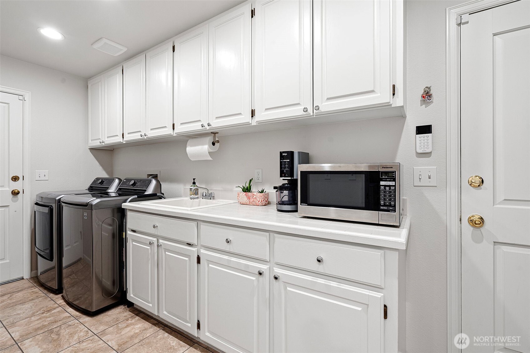 11303 Tower Road Southwest Lakewood, WA 98498 - Photo 15 of 40