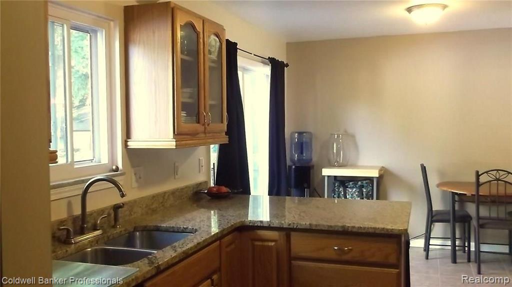 3221 Eastern Avenue Rochester Hills, MI 48307 - Photo 3 of 29