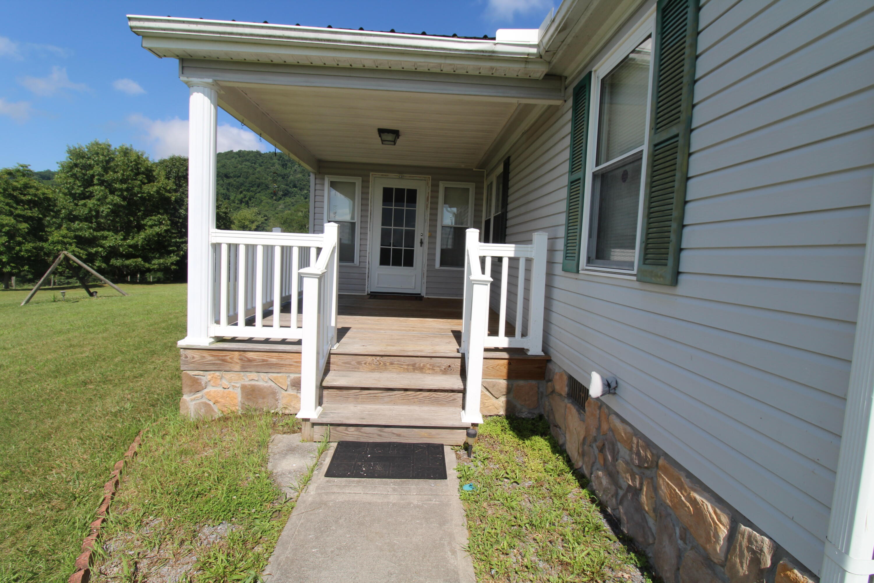 4172 Seminole Road Hinton, WV 25951 - Photo 29 of 36 Gallery Image 29