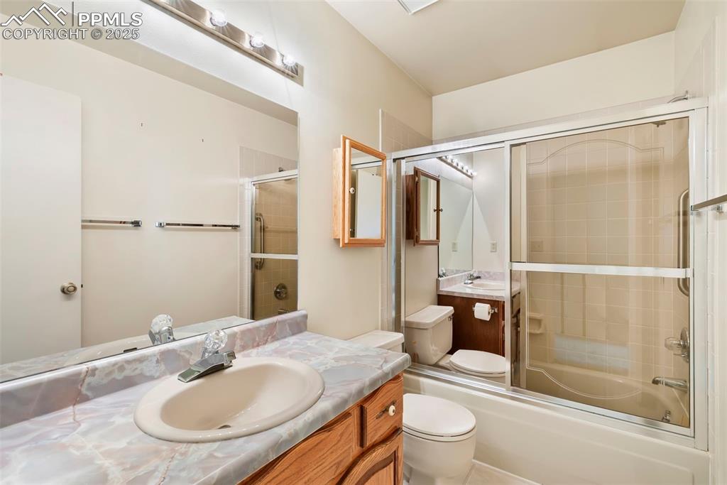 2051 Glenhill Road Colorado Springs, CO 80906 - Photo 20 of 32 Main level hall bath