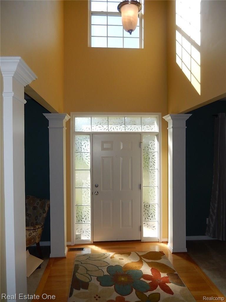 3447 Columbia Drive Rochester, MI 48307 - Photo 5 of 44 Two Story Foyer