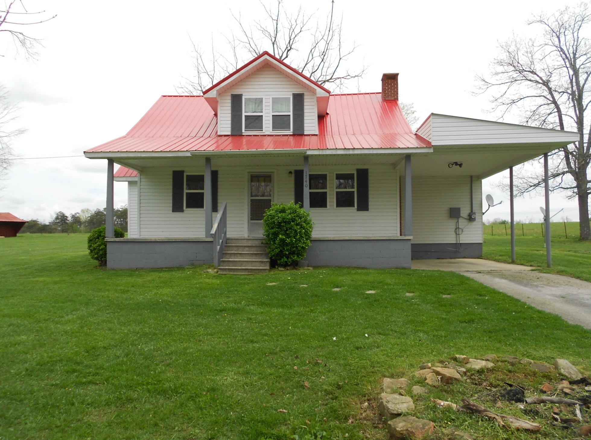 1740 Lawson Road Crossville, TN 38571 - Photo 4 of 26 4 Front