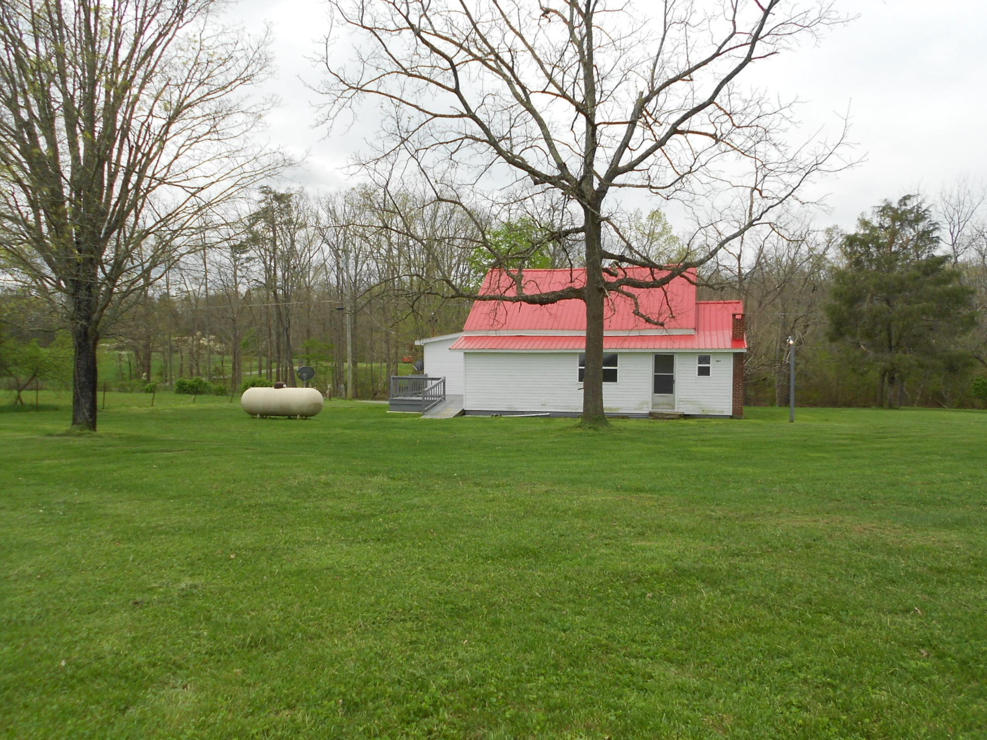 1740 Lawson Road Crossville, TN 38571 - Photo 5 of 26 5 Side view
