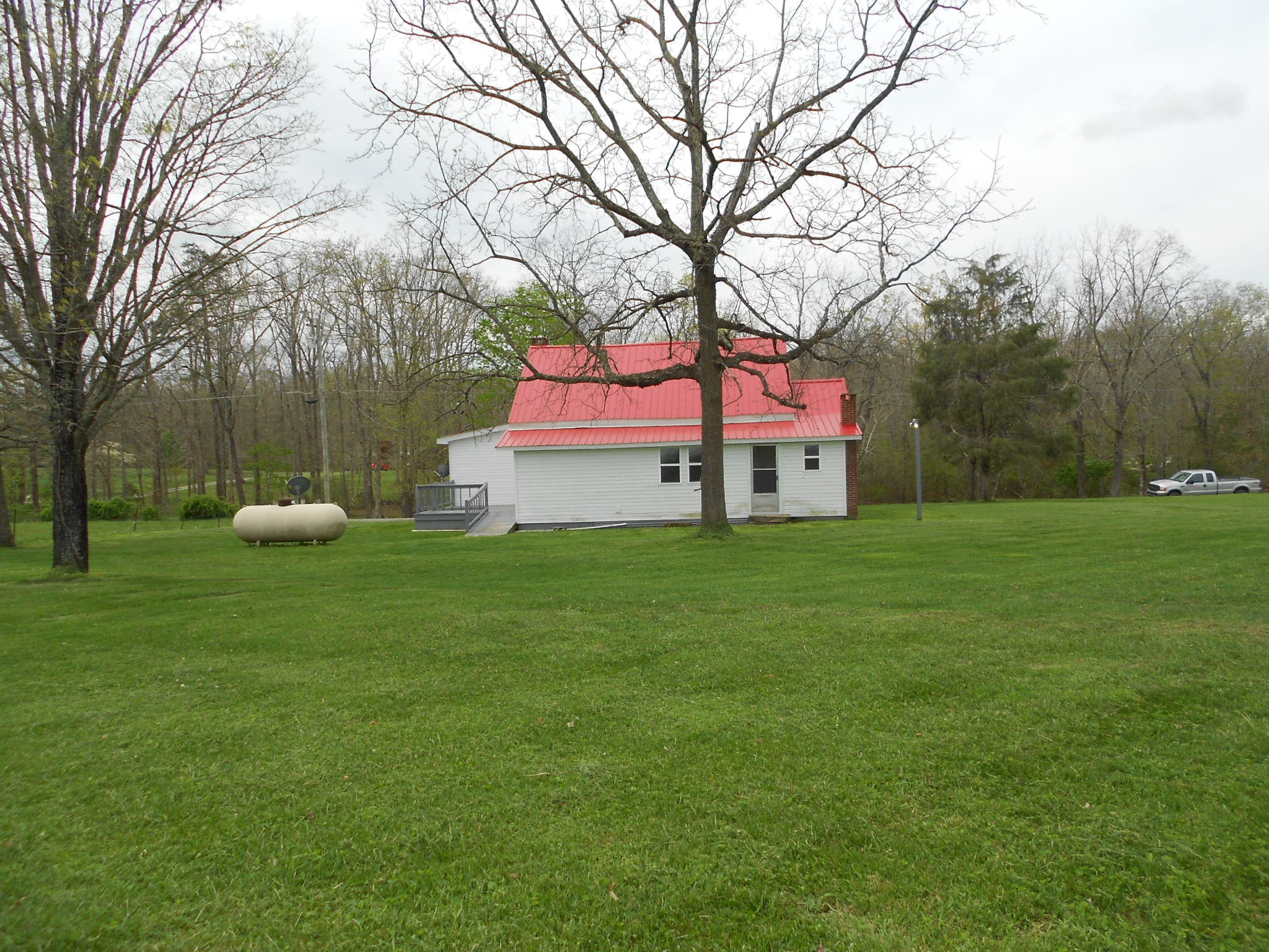 1740 Lawson Road Crossville, TN 38571 - Photo 10 of 26 10 Side view