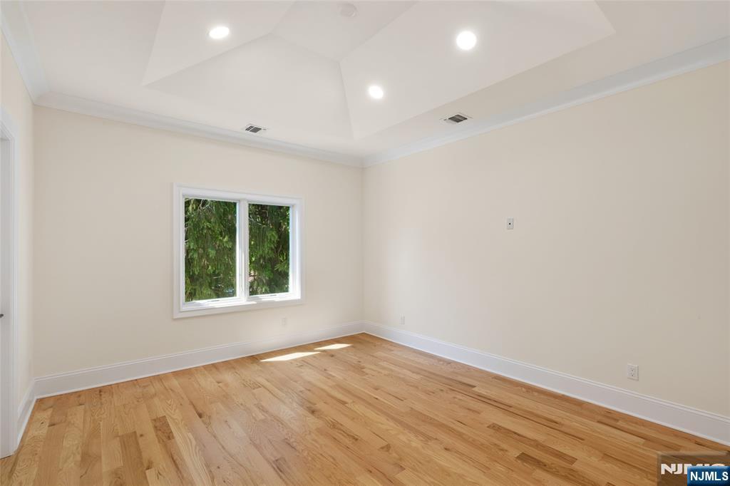13 Harding Place Livingston, NJ 07039 - Photo 23 of 50