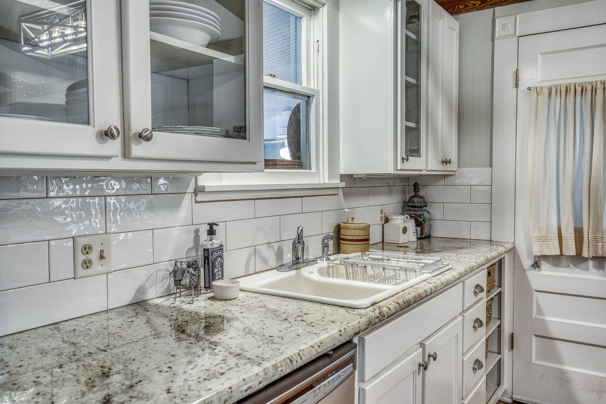 235 Hickory Road New Ulm, TX 78950 - Photo 15 of 44