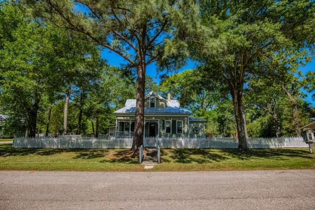 $670,000 | 235 Hickory Road, New Ulm, TX 78950