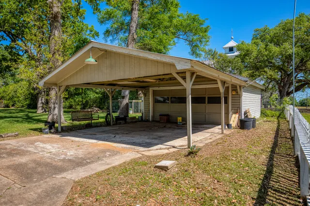 $670,000 | 235 Hickory Road, New Ulm, TX 78950