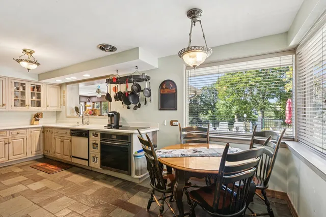 $724,900 | 1090 Roselle Road, Inverness, IL 60067