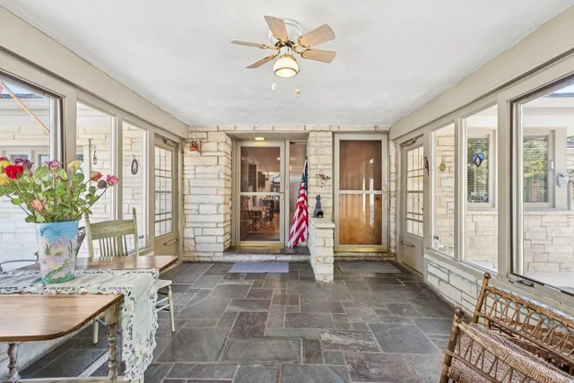 $724,900 | 1090 Roselle Road, Inverness, IL 60067