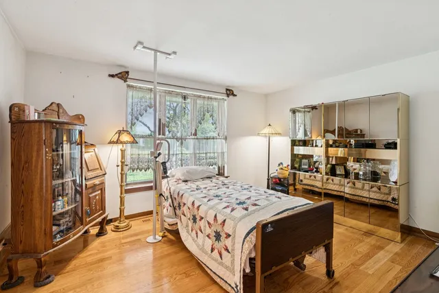 $724,900 | 1090 Roselle Road, Inverness, IL 60067