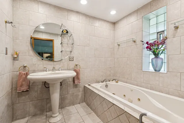 $724,900 | 1090 Roselle Road, Inverness, IL 60067