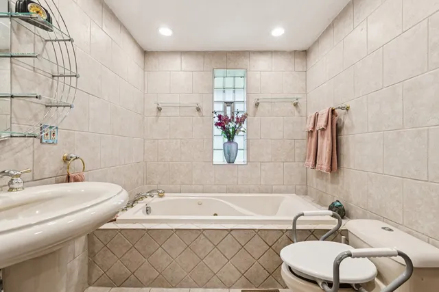 $724,900 | 1090 Roselle Road, Inverness, IL 60067