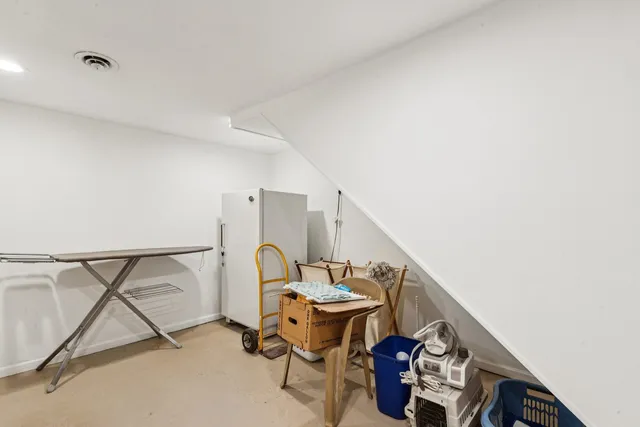 $724,900 | 1090 Roselle Road, Inverness, IL 60067