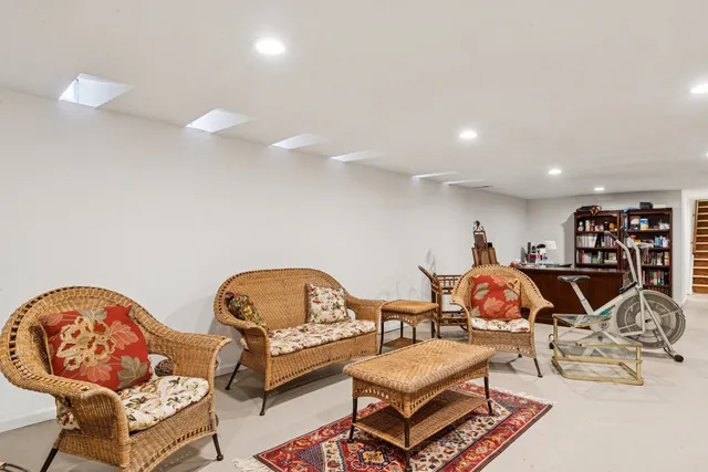 $724,900 | 1090 Roselle Road, Inverness, IL 60067