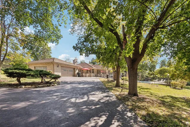 $724,900 | 1090 Roselle Road, Inverness, IL 60067