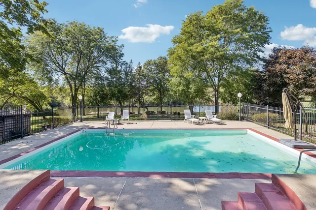 $724,900 | 1090 Roselle Road, Inverness, IL 60067