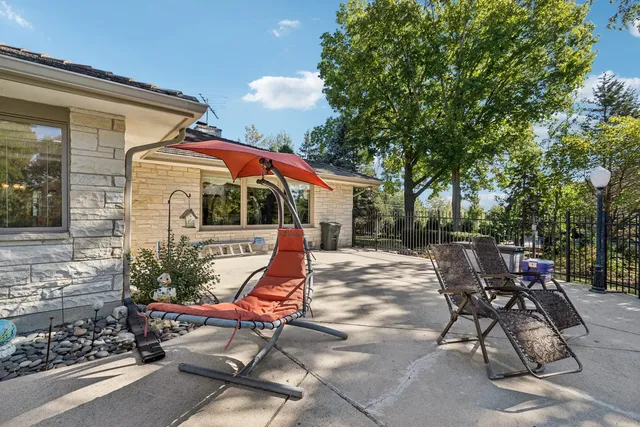 $724,900 | 1090 Roselle Road, Inverness, IL 60067