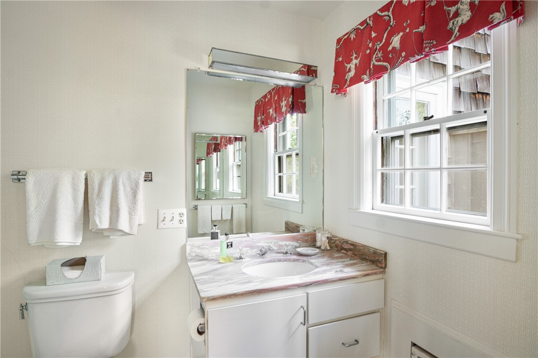 2 Barclay Square Newport, RI 02840 - Photo 13 of 38