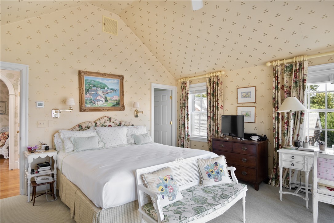 2 Barclay Square Newport, RI 02840 - Photo 24 of 38