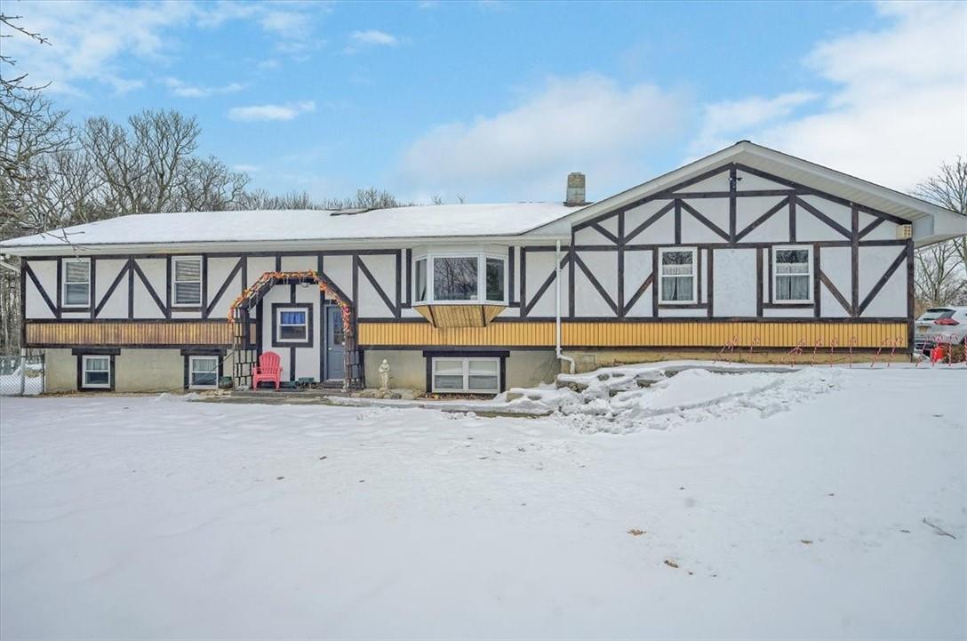 Welcome to the Main House at 53 Weeds Road