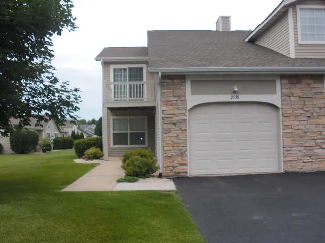 $197,200 | 2530 Edgewood Drive, Unit 38, Beloit, WI 53511