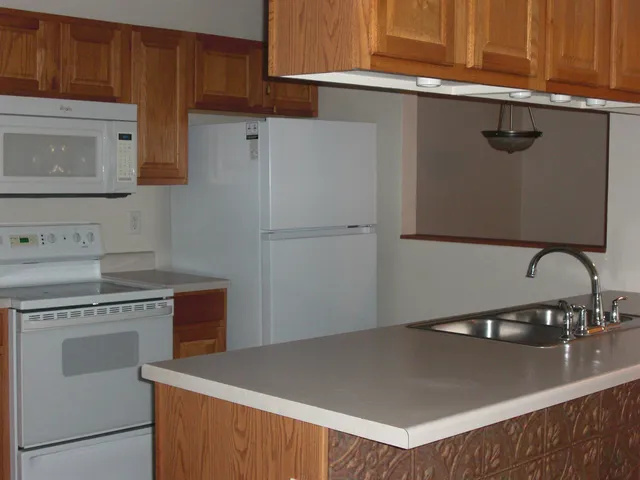 $197,200 | 2530 Edgewood Drive, Unit 38, Beloit, WI 53511