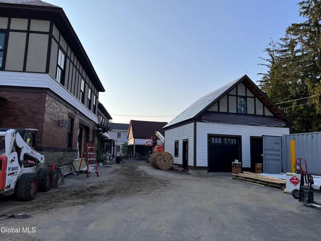 $2,331,100 | 122 Regent Street, Unit 1, Saratoga Springs, NY 12866