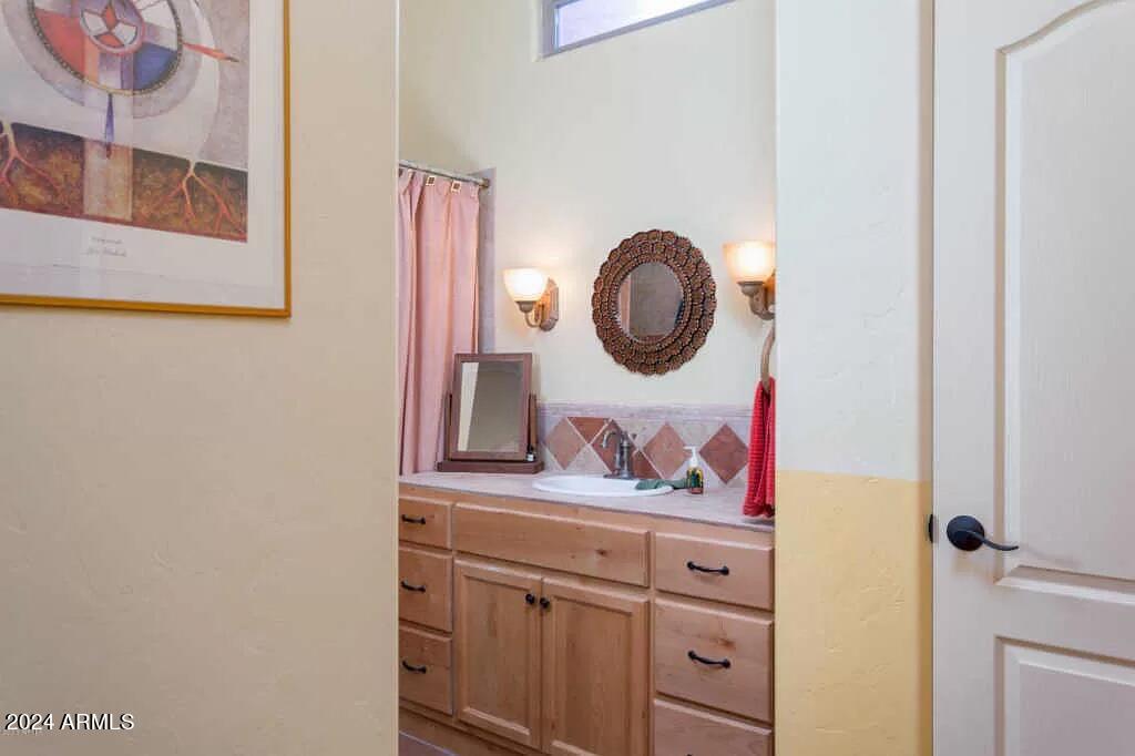 1765 Polonia Court Rio Rico, AZ 85648 - Photo 21 of 26 Guest Bath