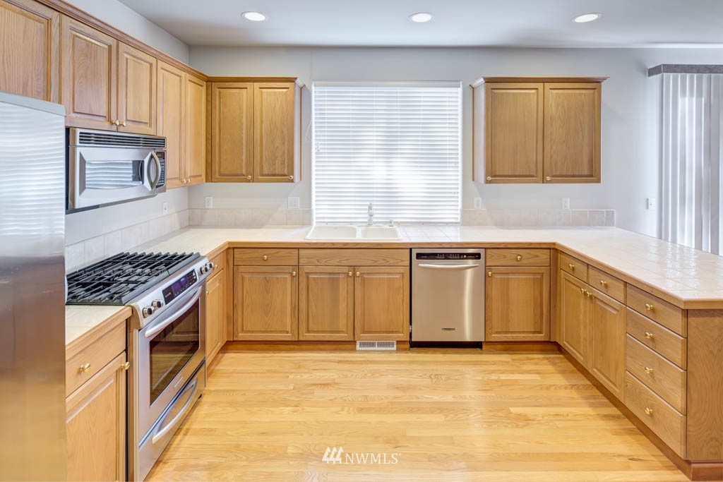 108 198th Place Southwest Bothell, WA 98012 - Photo 8 of 25