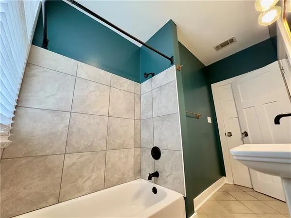 $2,800 | 2626 Magazine Street, New Orleans, LA 70130